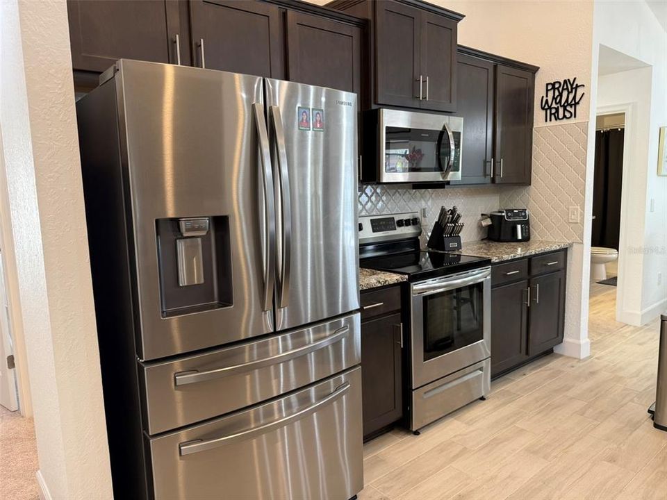 На продажу: $445,000 (4 спален, 2 ванн, 2330 Квадратных фут)