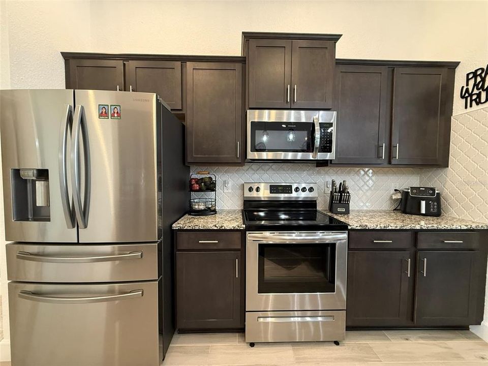 На продажу: $445,000 (4 спален, 2 ванн, 2330 Квадратных фут)