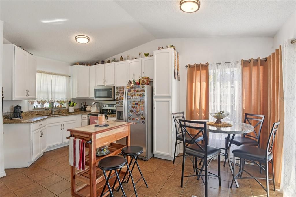 En Venta: $299,000 (2 camas, 1 baños, 900 Pies cuadrados)