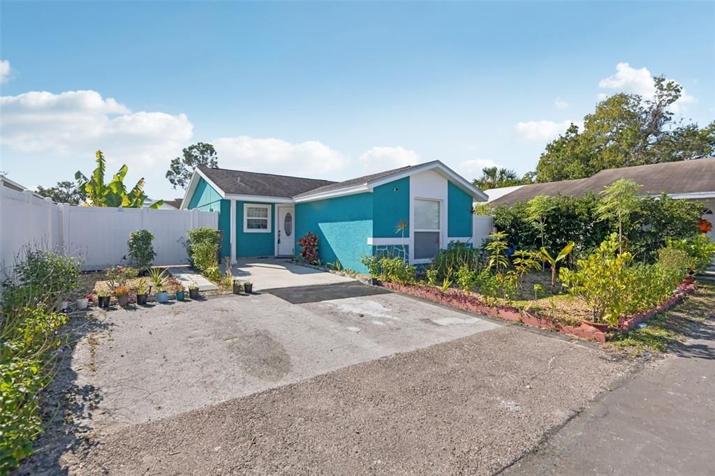 En Venta: $299,000 (2 camas, 1 baños, 900 Pies cuadrados)