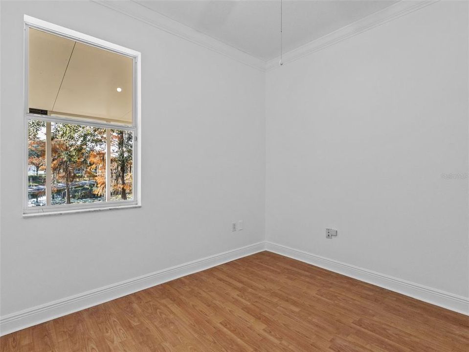 En Venta: $389,900 (4 camas, 2 baños, 1938 Pies cuadrados)