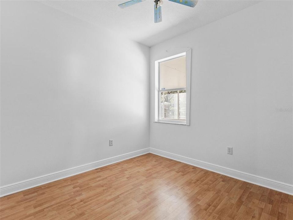 En Venta: $389,900 (4 camas, 2 baños, 1938 Pies cuadrados)