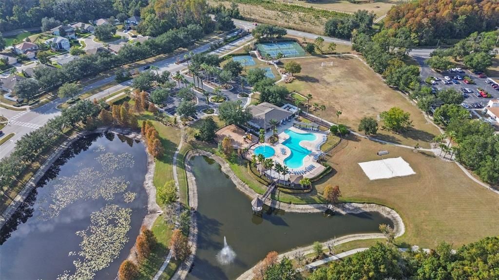 En Venta: $389,900 (4 camas, 2 baños, 1938 Pies cuadrados)