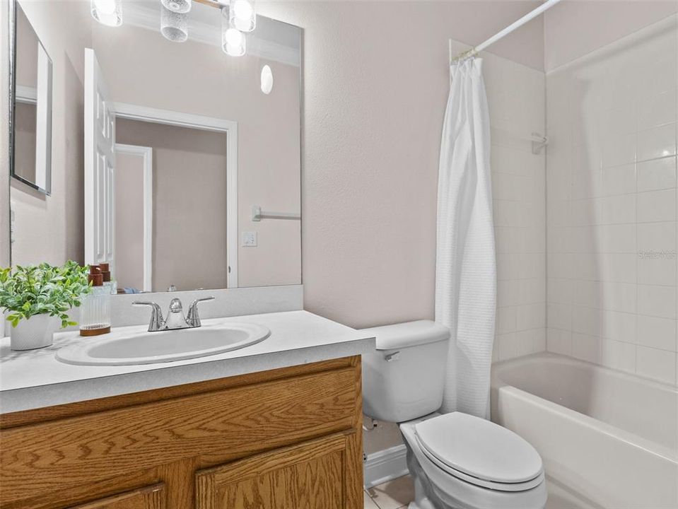 En Venta: $389,900 (4 camas, 2 baños, 1938 Pies cuadrados)