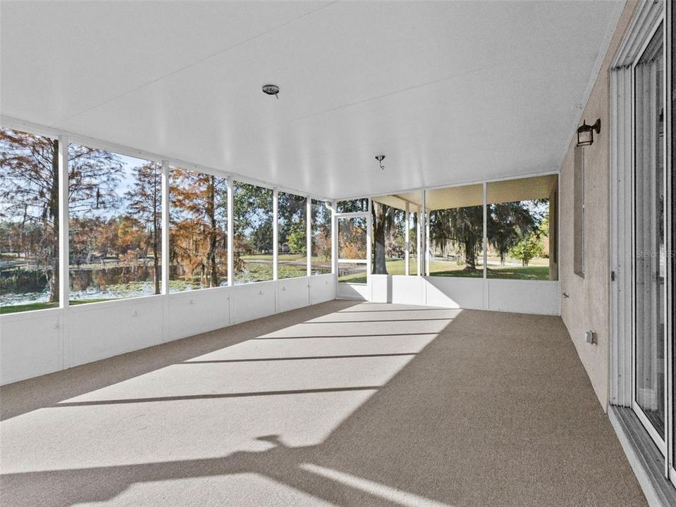 En Venta: $389,900 (4 camas, 2 baños, 1938 Pies cuadrados)