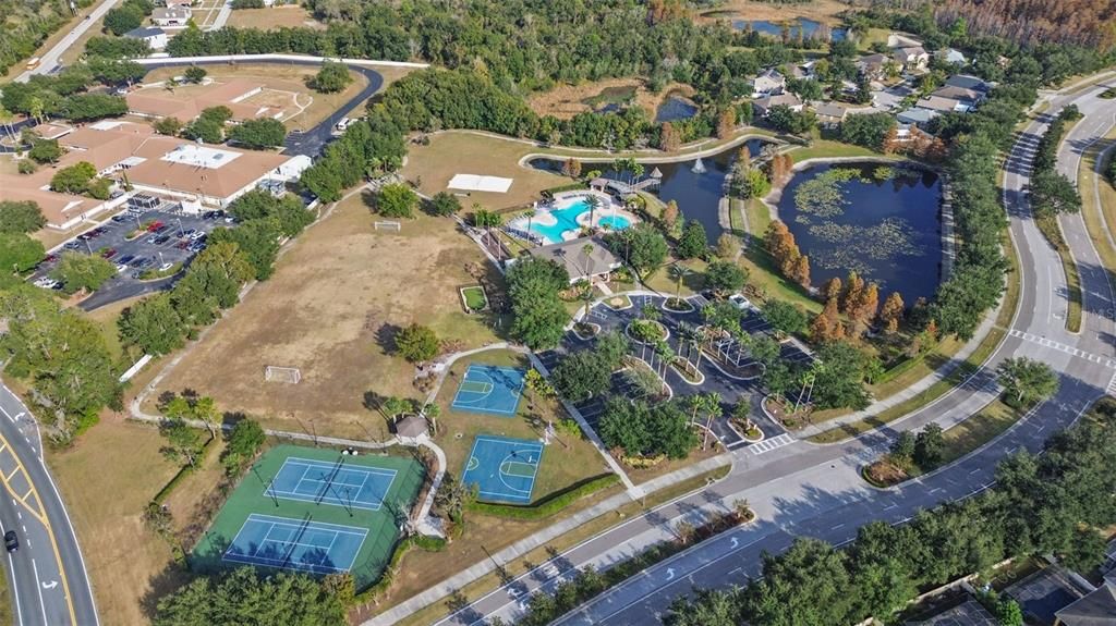 En Venta: $389,900 (4 camas, 2 baños, 1938 Pies cuadrados)