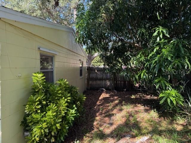 На продажу: $233,000 (2 спален, 1 ванн, 1148 Квадратных фут)