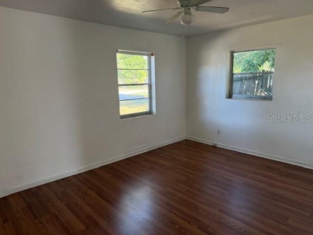 На продажу: $233,000 (2 спален, 1 ванн, 1148 Квадратных фут)