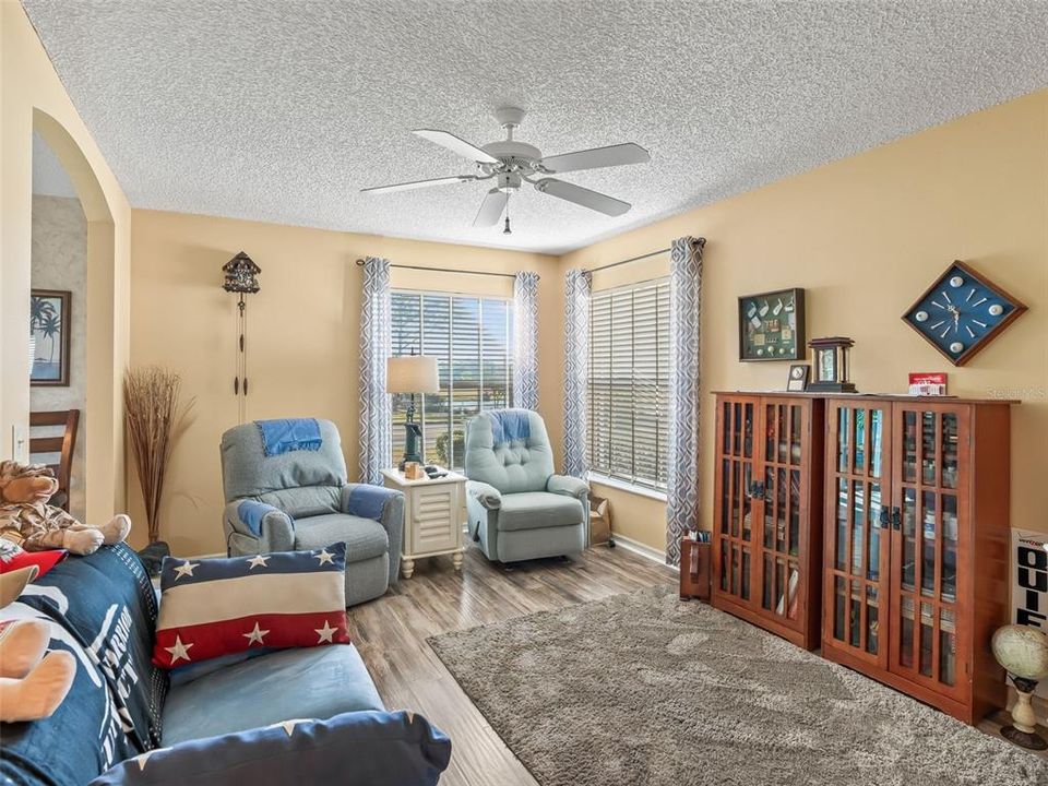 For Sale: $359,900 (2 beds, 2 baths, 1392 Square Feet)