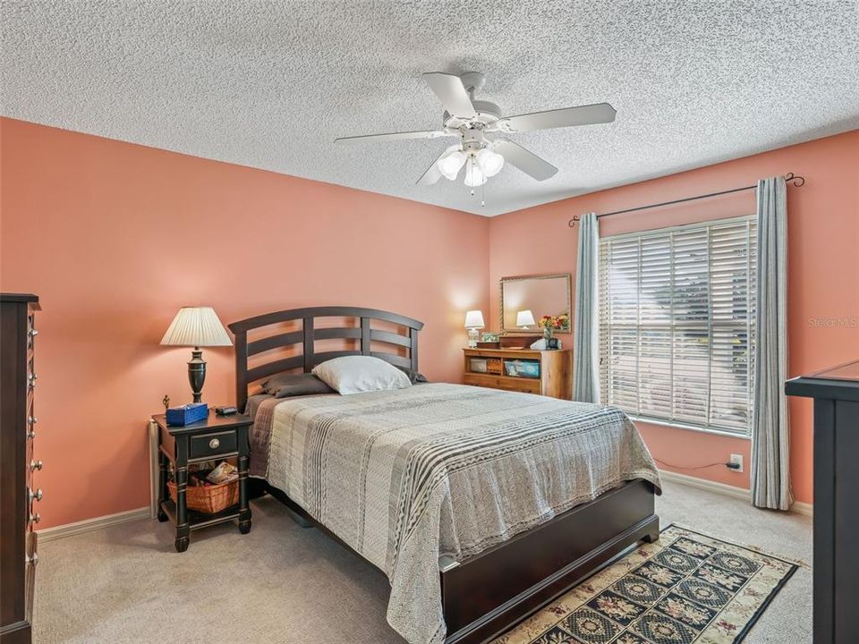 For Sale: $359,900 (2 beds, 2 baths, 1392 Square Feet)