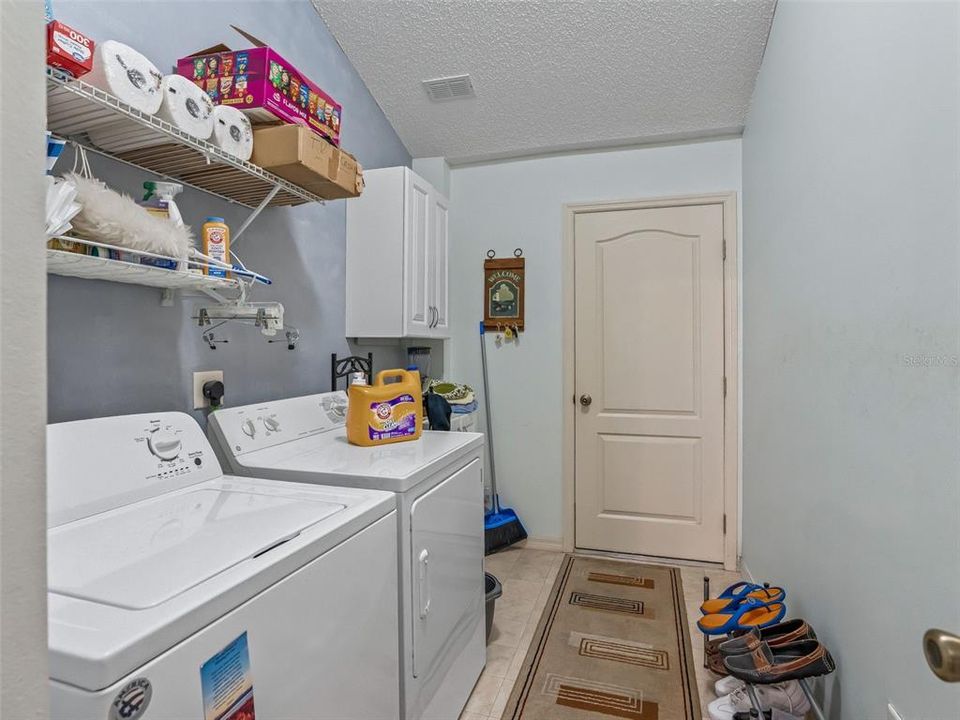 For Sale: $359,900 (2 beds, 2 baths, 1392 Square Feet)