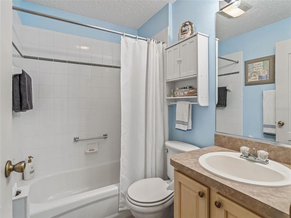 For Sale: $359,900 (2 beds, 2 baths, 1392 Square Feet)