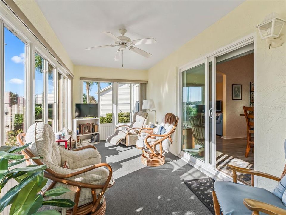 For Sale: $359,900 (2 beds, 2 baths, 1392 Square Feet)