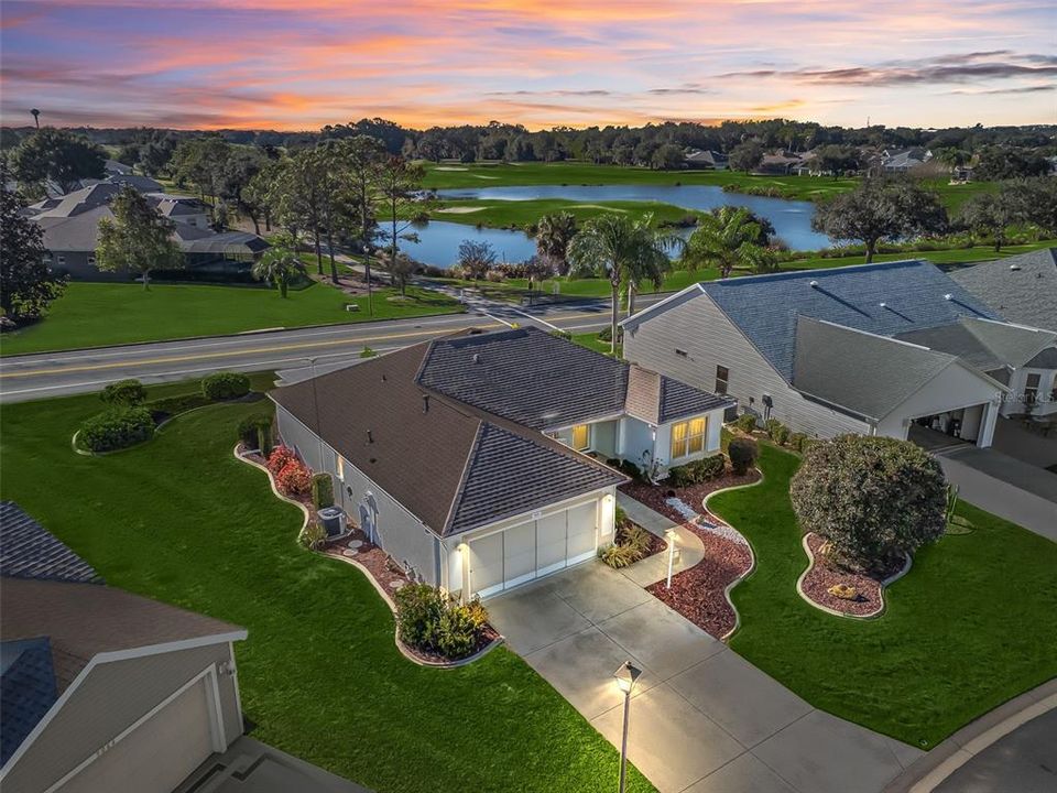 For Sale: $359,900 (2 beds, 2 baths, 1392 Square Feet)