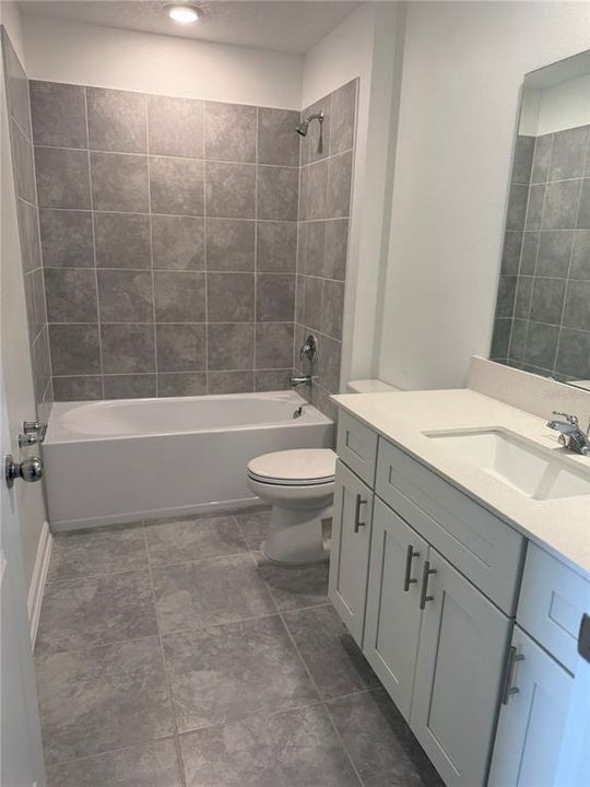 出租: $2,100 (4 贝兹, 2 浴室, 1900 平方英尺)