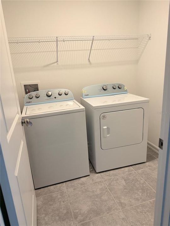 出租: $2,100 (4 贝兹, 2 浴室, 1900 平方英尺)