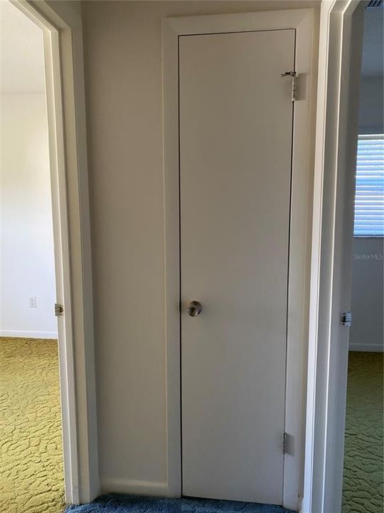 For Sale: $349,000 (4 beds, 2 baths, 1242 Square Feet)