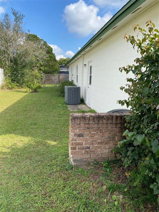 For Sale: $349,000 (4 beds, 2 baths, 1242 Square Feet)