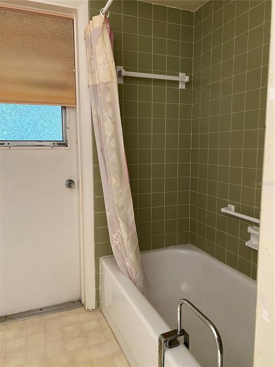 For Sale: $349,000 (4 beds, 2 baths, 1242 Square Feet)