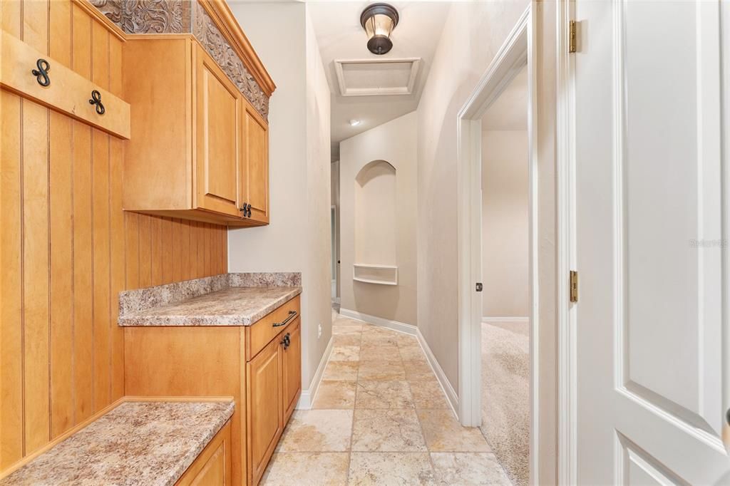 合同活跃: $999,000 (4 贝兹, 4 浴室, 4016 平方英尺)