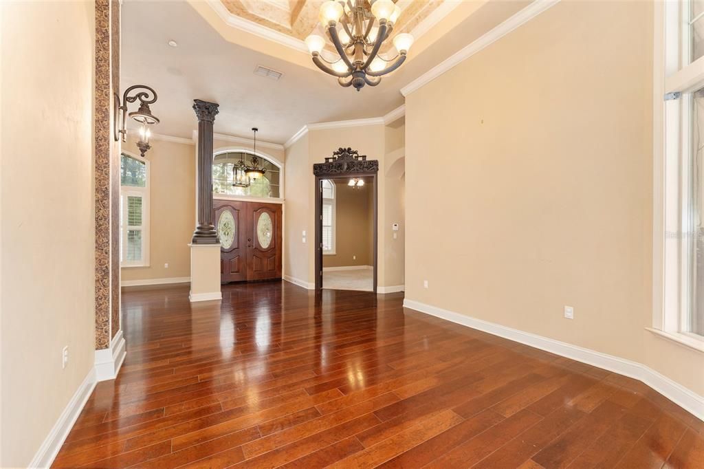 合同活跃: $999,000 (4 贝兹, 4 浴室, 4016 平方英尺)