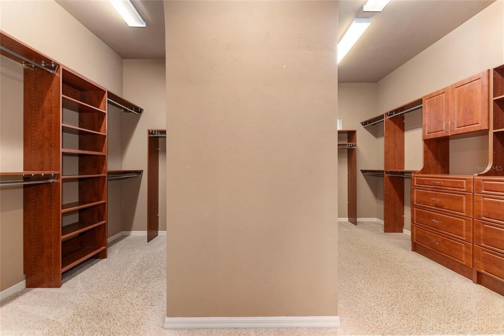 合同活跃: $999,000 (4 贝兹, 4 浴室, 4016 平方英尺)