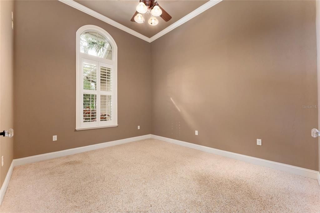 合同活跃: $999,000 (4 贝兹, 4 浴室, 4016 平方英尺)