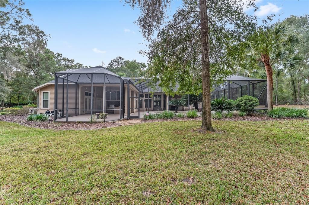 合同活跃: $999,000 (4 贝兹, 4 浴室, 4016 平方英尺)