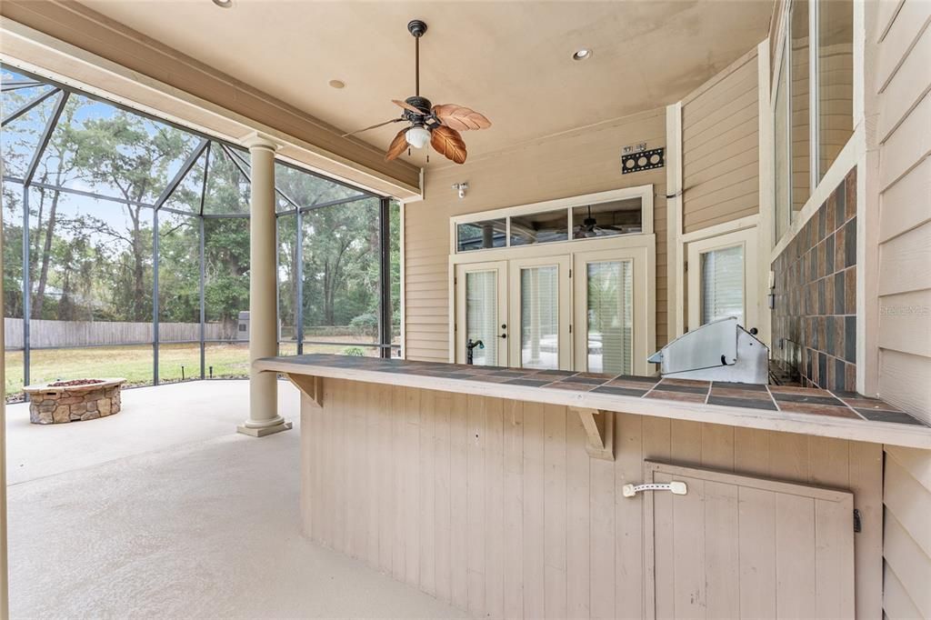 合同活跃: $999,000 (4 贝兹, 4 浴室, 4016 平方英尺)