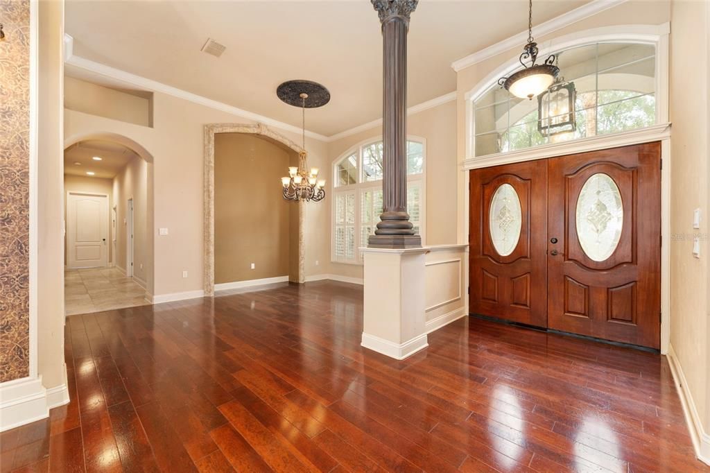 合同活跃: $999,000 (4 贝兹, 4 浴室, 4016 平方英尺)