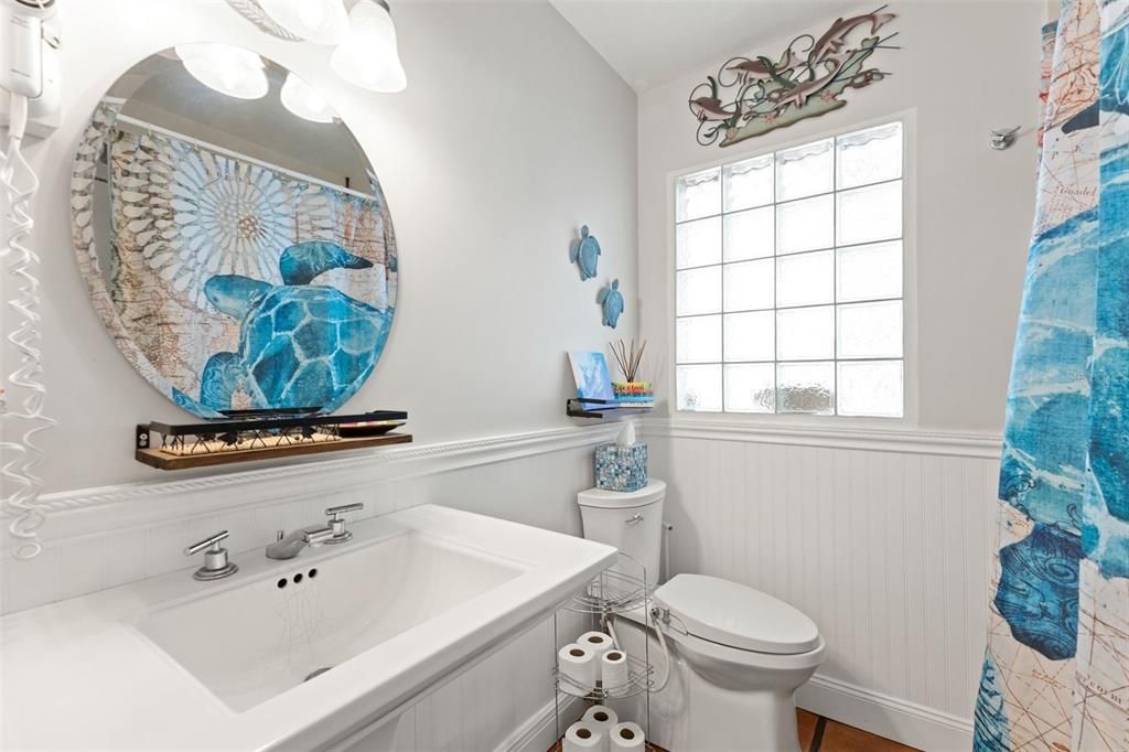 На продажу: $569,000 (3 спален, 2 ванн, 1604 Квадратных фут)