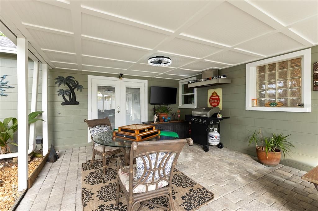 На продажу: $569,000 (3 спален, 2 ванн, 1604 Квадратных фут)