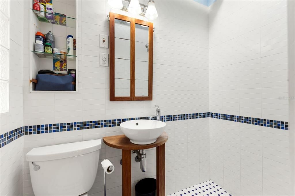 На продажу: $569,000 (3 спален, 2 ванн, 1604 Квадратных фут)