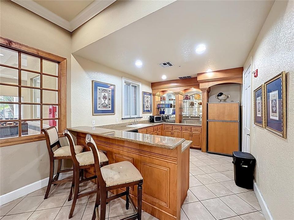 待售: $180,000 (1 贝兹, 1 浴室, 672 平方英尺)