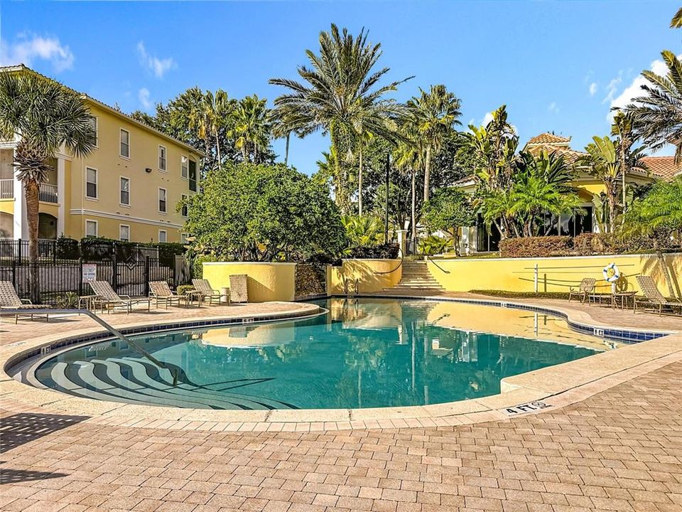 待售: $180,000 (1 贝兹, 1 浴室, 672 平方英尺)