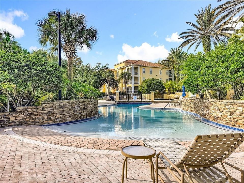 待售: $180,000 (1 贝兹, 1 浴室, 672 平方英尺)