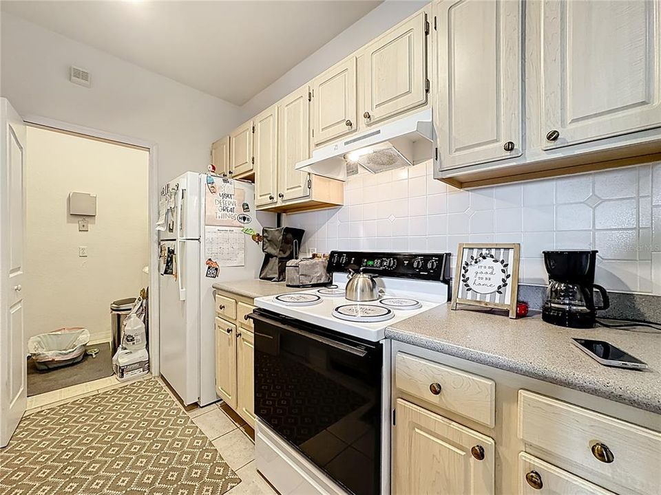 待售: $180,000 (1 贝兹, 1 浴室, 672 平方英尺)