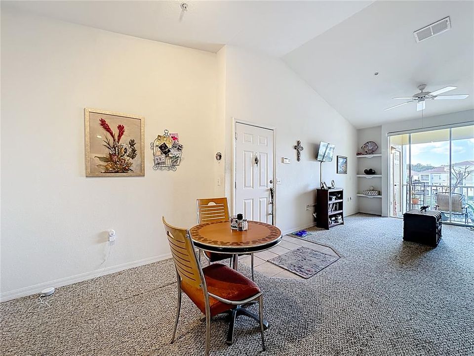 待售: $180,000 (1 贝兹, 1 浴室, 672 平方英尺)