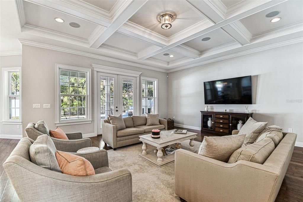 На продажу: $2,250,000 (6 спален, 4 ванн, 4148 Квадратных фут)