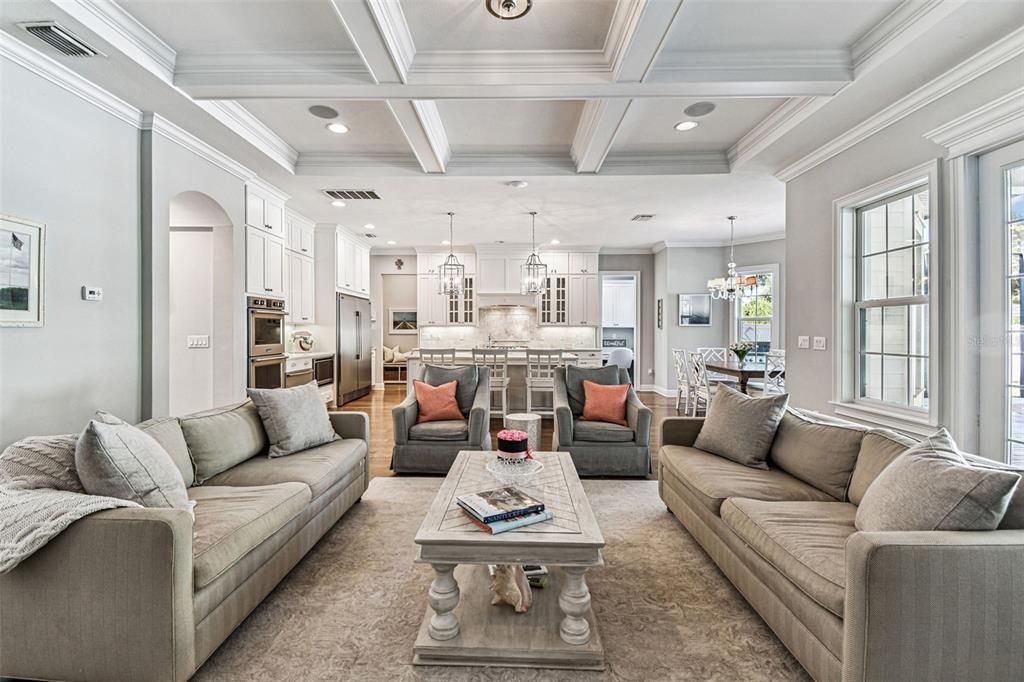 На продажу: $2,250,000 (6 спален, 4 ванн, 4148 Квадратных фут)