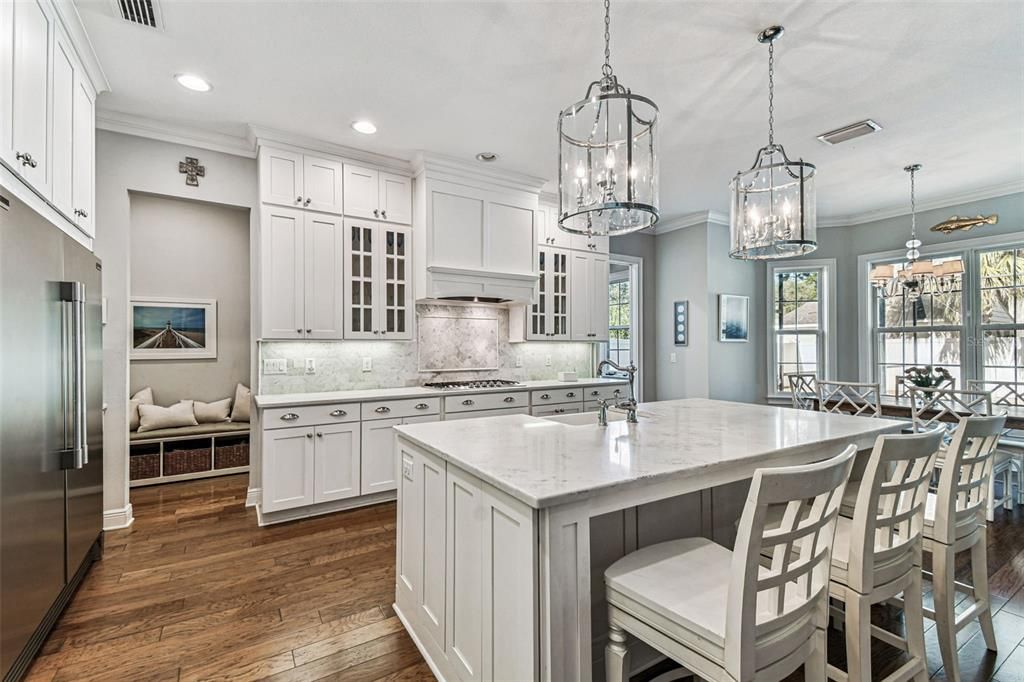 На продажу: $2,250,000 (6 спален, 4 ванн, 4148 Квадратных фут)