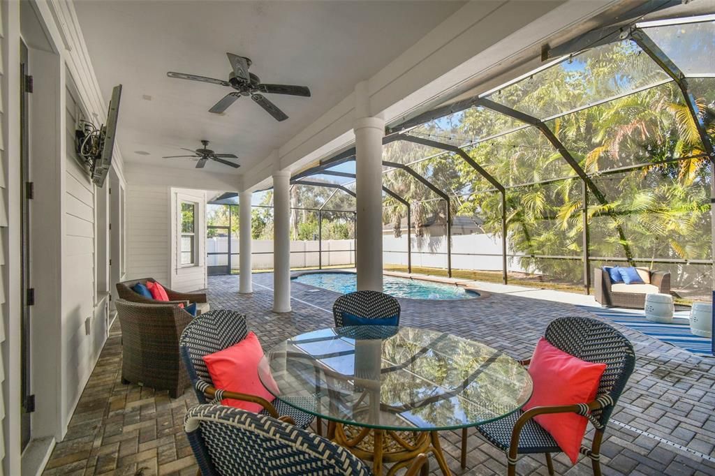 На продажу: $2,250,000 (6 спален, 4 ванн, 4148 Квадратных фут)