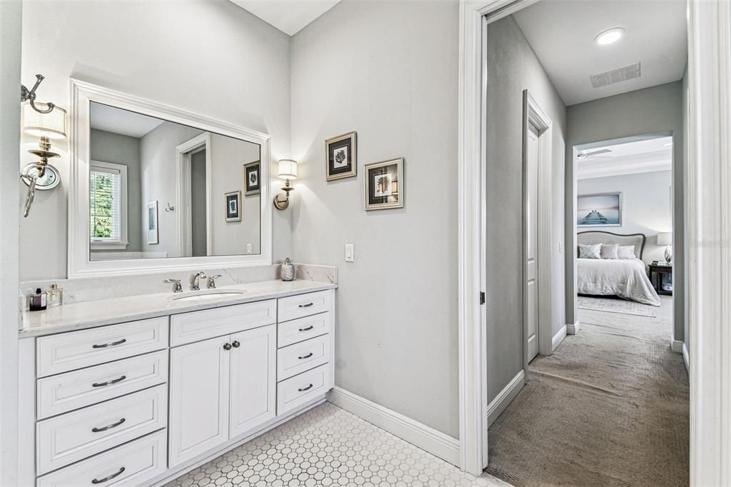 На продажу: $2,250,000 (6 спален, 4 ванн, 4148 Квадратных фут)