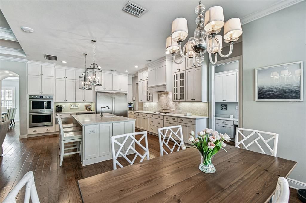 На продажу: $2,250,000 (6 спален, 4 ванн, 4148 Квадратных фут)