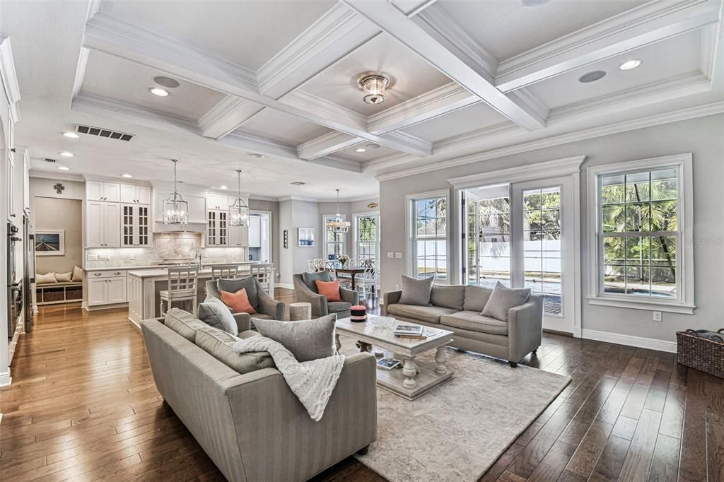 На продажу: $2,250,000 (6 спален, 4 ванн, 4148 Квадратных фут)