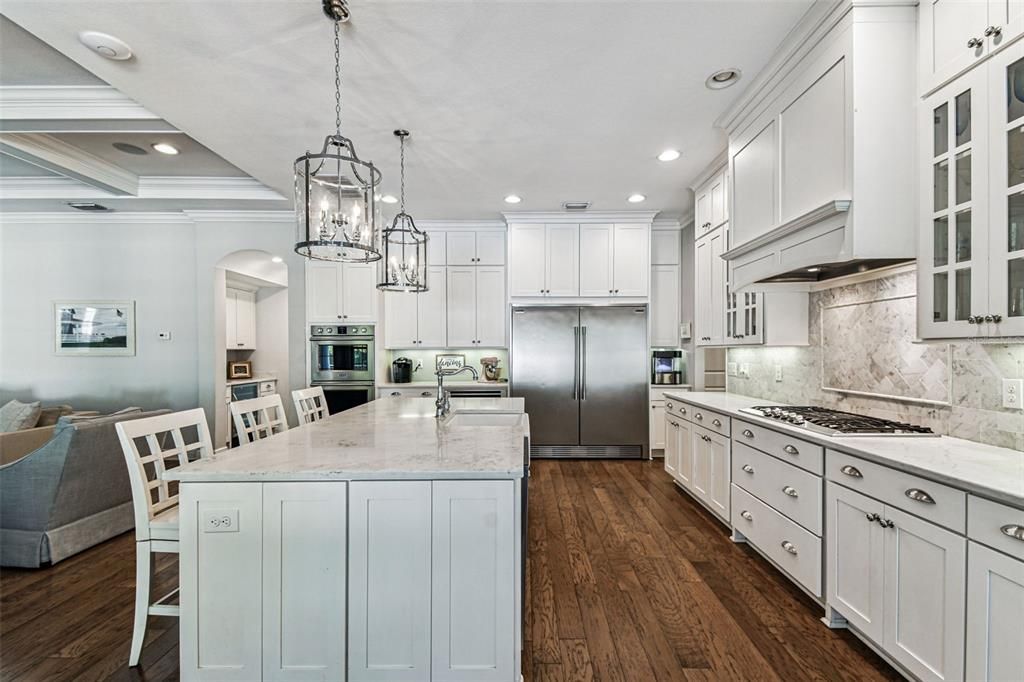 На продажу: $2,250,000 (6 спален, 4 ванн, 4148 Квадратных фут)