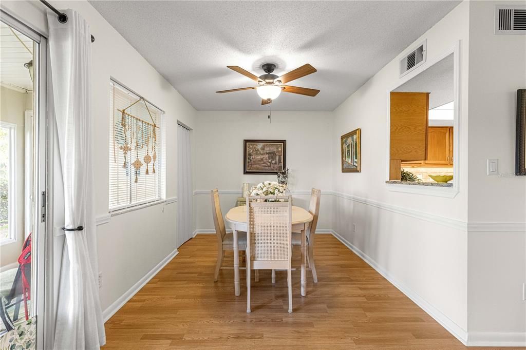 待售: $138,000 (2 贝兹, 2 浴室, 1100 平方英尺)