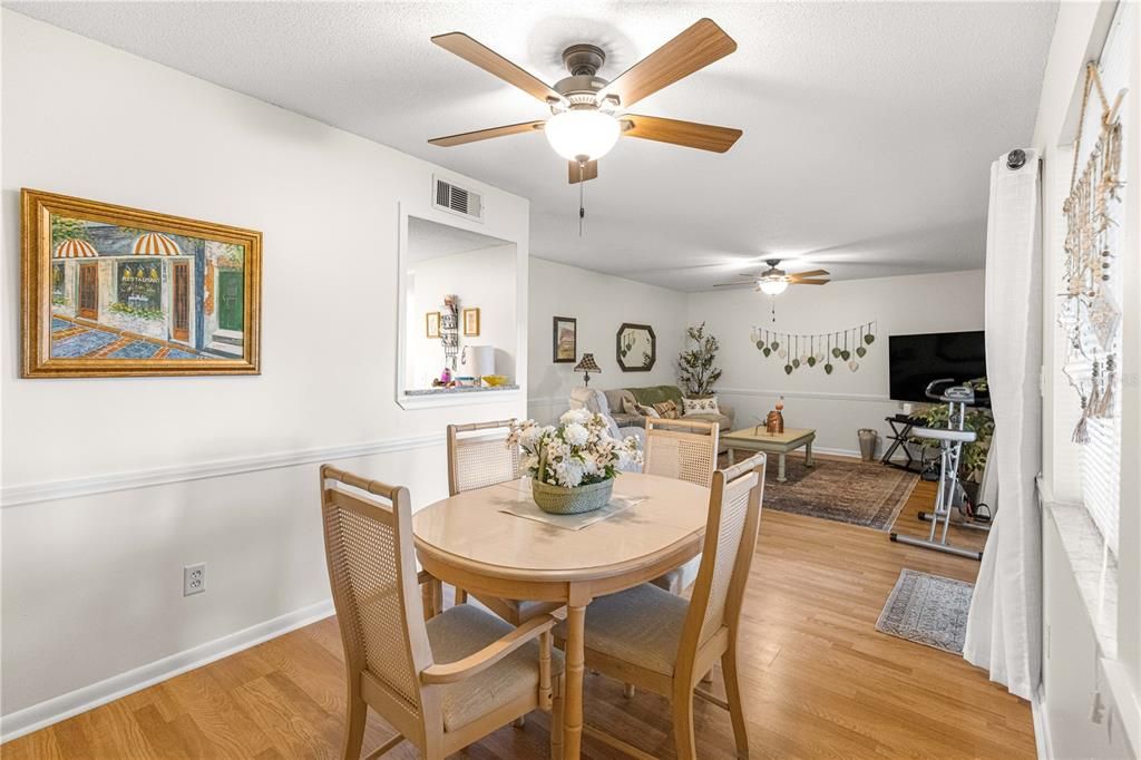 待售: $138,000 (2 贝兹, 2 浴室, 1100 平方英尺)