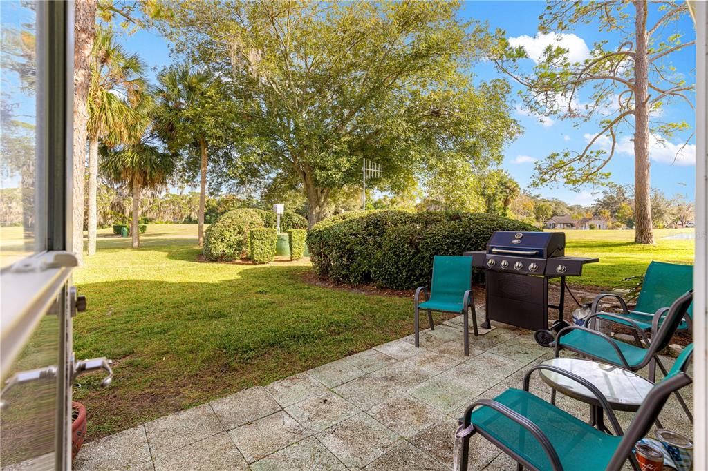 待售: $138,000 (2 贝兹, 2 浴室, 1100 平方英尺)