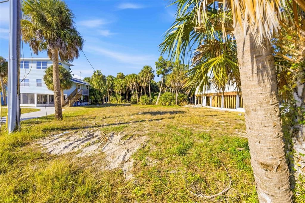 En Venta: $295,000 (0.18 acres)